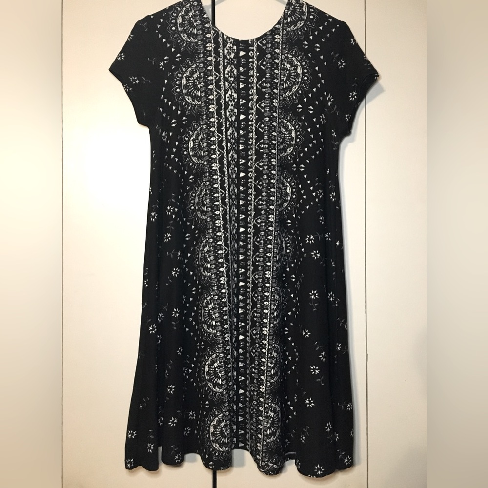 Comfy Dress, black and white pattern.